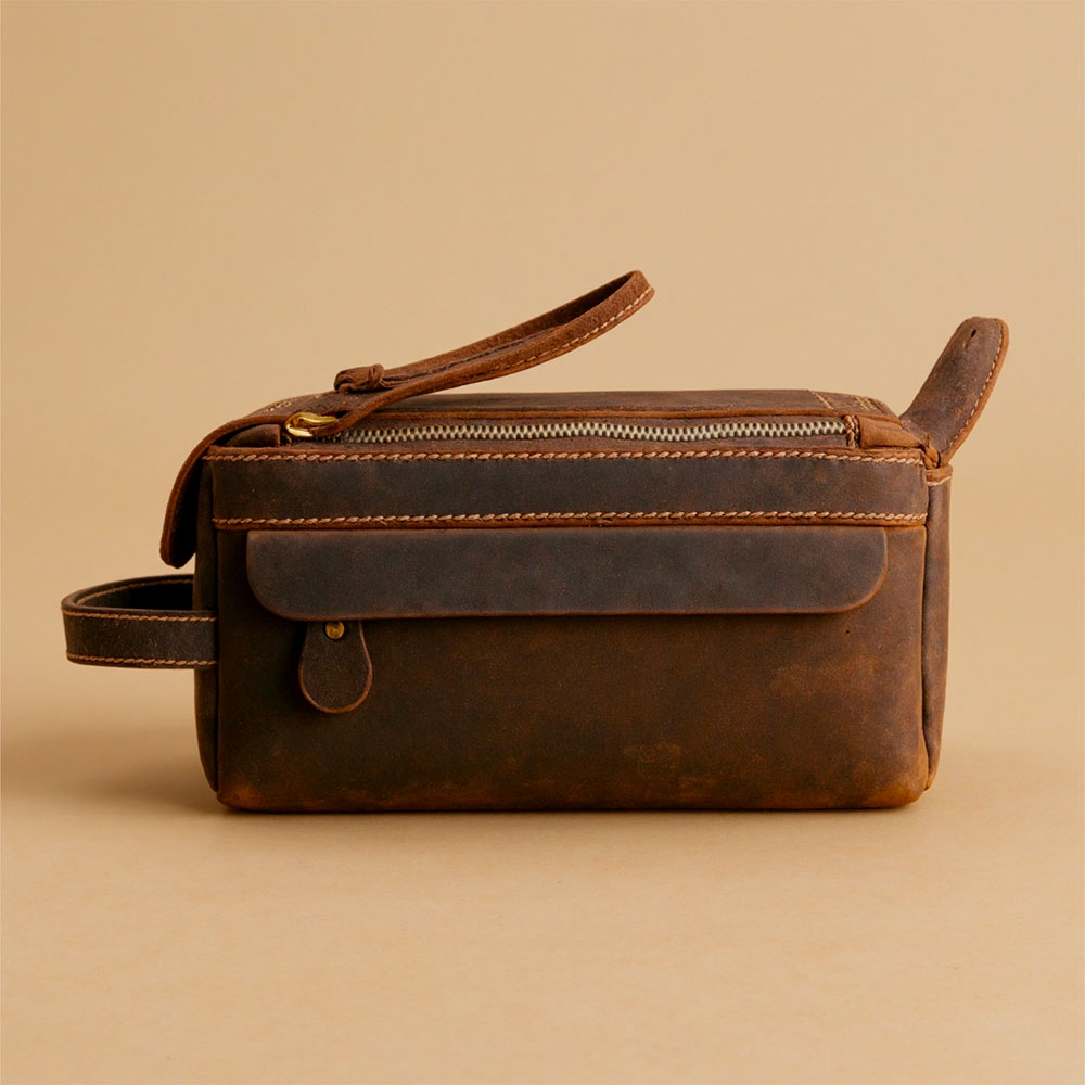 Trousse de toilette en cuir