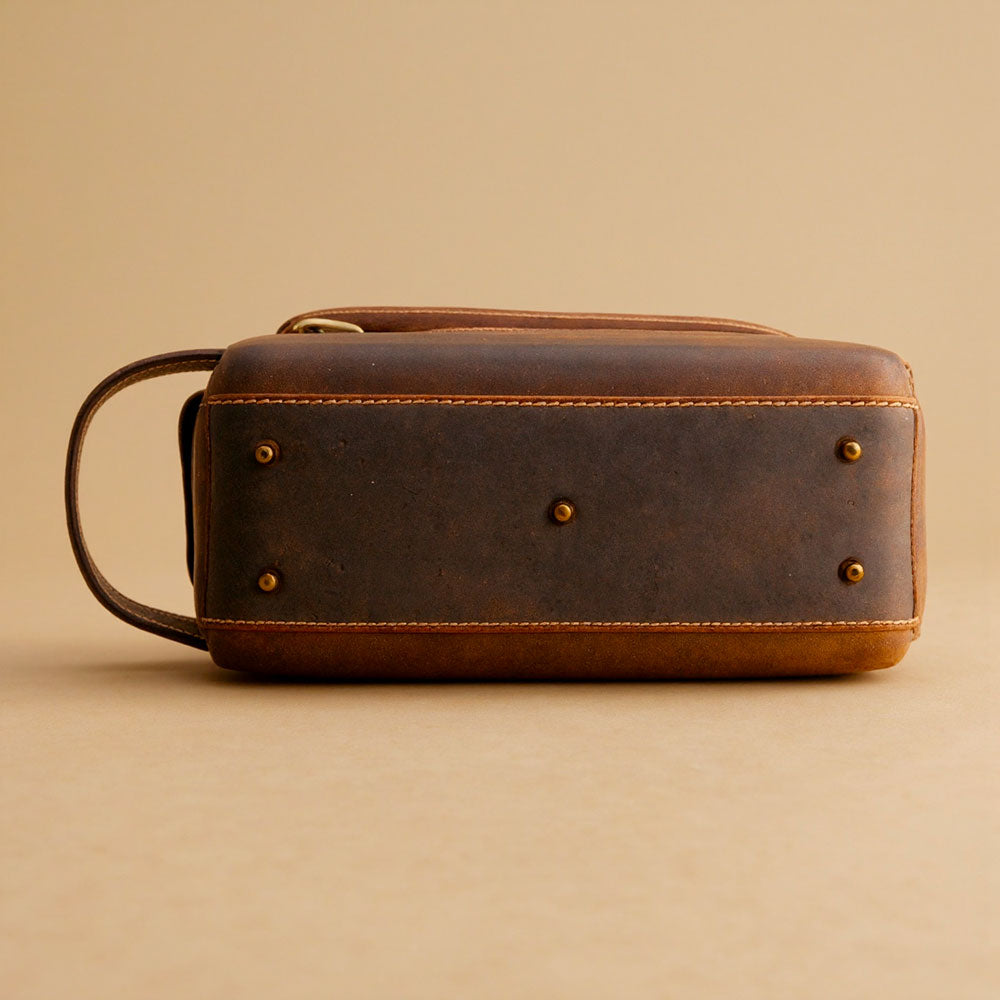 Trousse de toilette en cuir