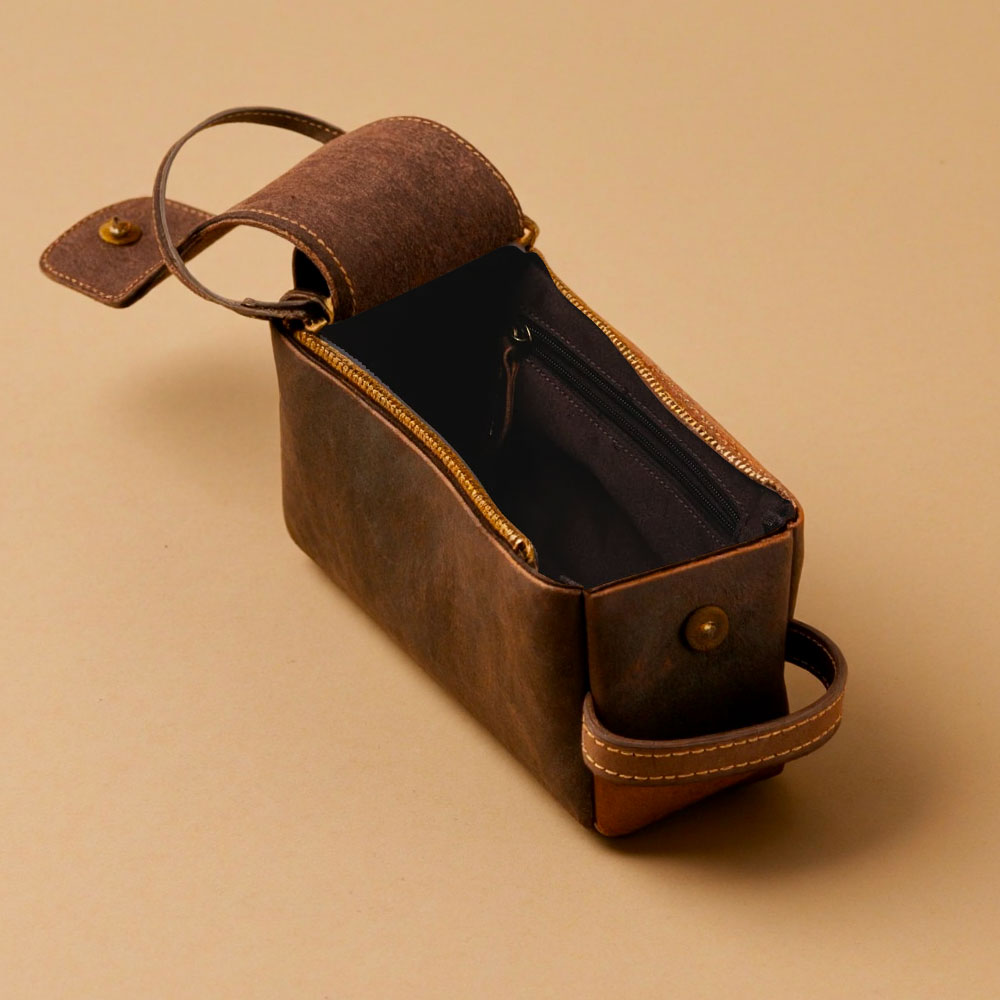 Trousse de toilette en cuir